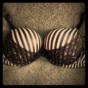 Victoria’s Secret Miraculous Plunge bra